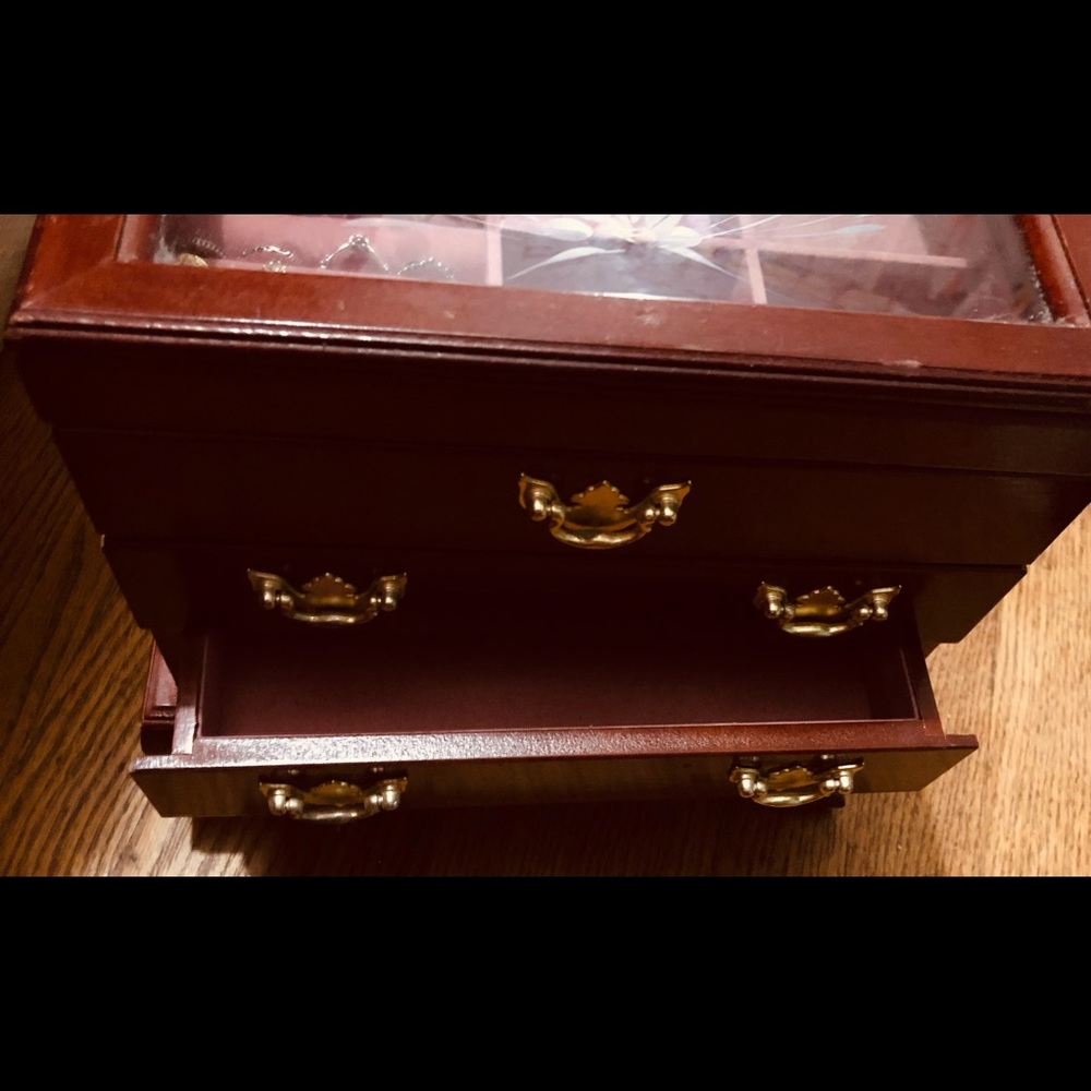 Jewelry Box - Picture 7 of 8